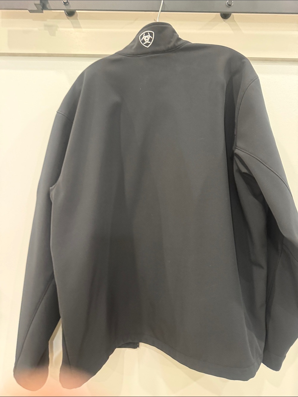 Ariat Black Performance Softshell Jacket with Sleeve Logo - Picture 5 of 5